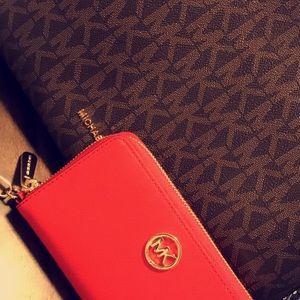 Meet your Posher, Leslie